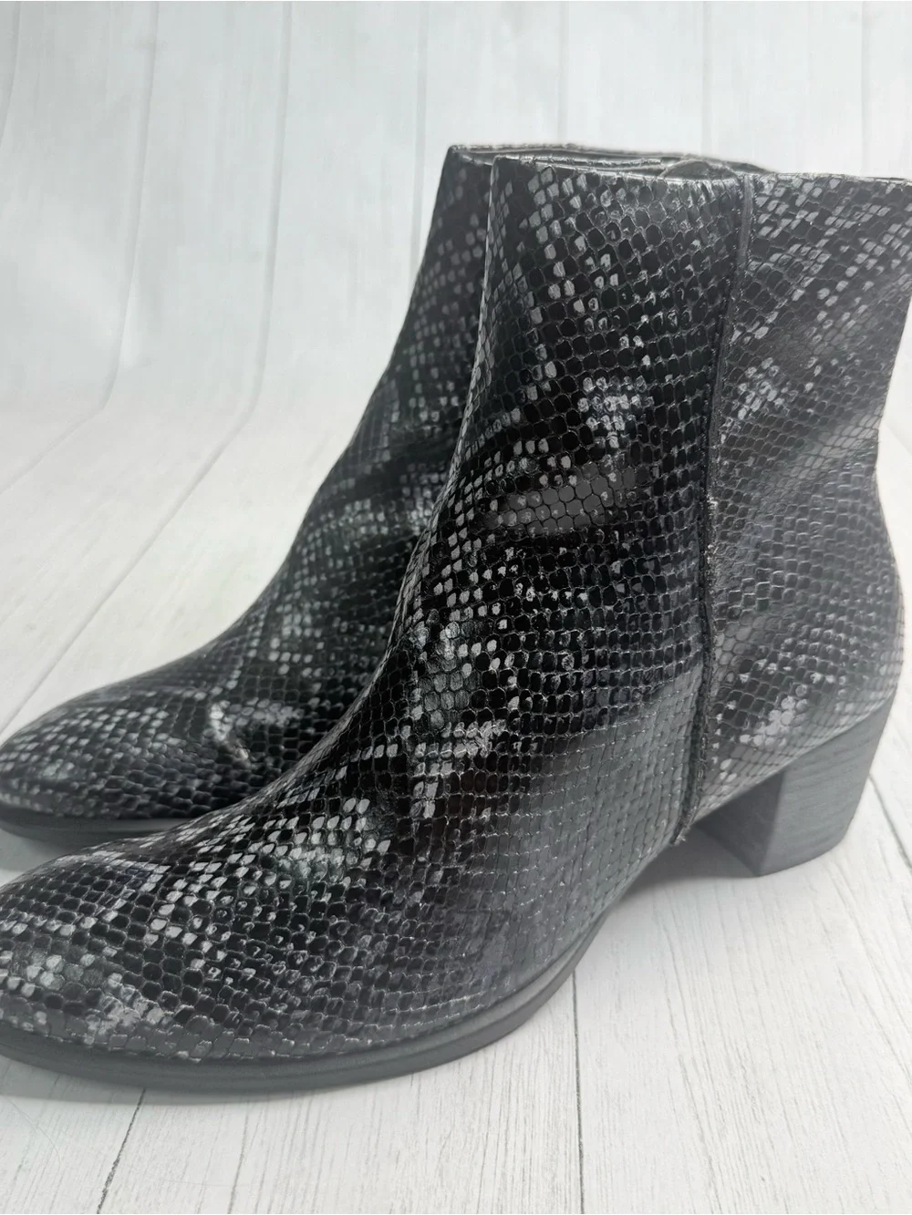 ECCO Shape 35 Black Snakeskin Embossed Leather Ankle Boots EU 40 (9-9.5 women’s)